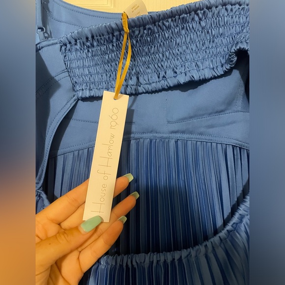 House of Harlow 1960 Pleated Cut Out Dress NWT - Picture 6 of 6